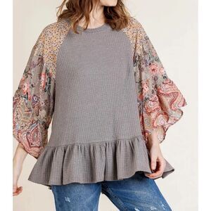 Umgee Gray and Multicolor Floral Blouse